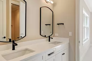 6200 Clarendon Hills Rd, Willowbrook, IL 60527 - Photo 27