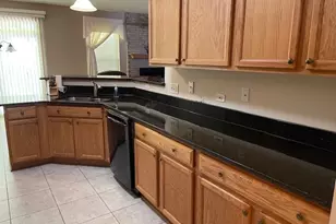 296 W Prairie Walk Ln, Round Lake, IL 60073 - Photo 9