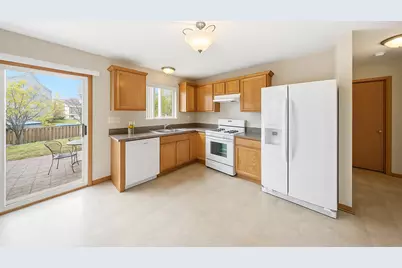 700 Brighton Drive, Pingree Grove, IL 60140 - Photo 5