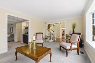 1165 Dickens Ave, Naperville, IL 60563 - Photo 9