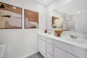 447 Lakeshore Ct, Saint Charles, IL 60174 - Photo 13