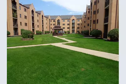 7400 W Lawrence Avenue #229, Harwood Heights, IL 60706 - Photo 7