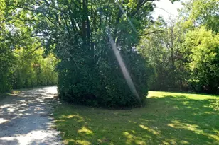 18238 W Gages Lake Rd, Grayslake, IL 60030 - Photo 11