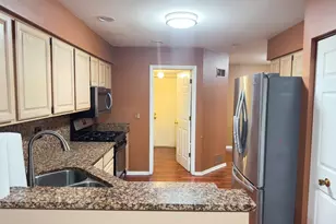 1042 Ridgefield Cir, Carol Stream, IL 60188 - Photo 7