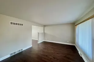 16535 S Elm Ct, South Holland, IL 60473 - Photo 3