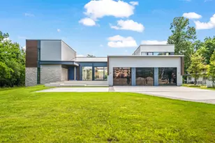 711 Becker Rd, Glenview, IL 60025 - Photo 1