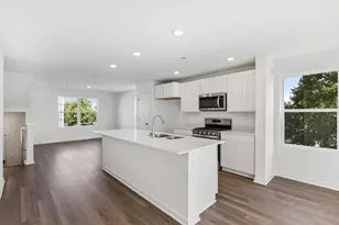 901 Briar Gln Ct, Hampshire, IL 60140 - Photo 7