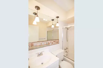 521 W Briar Place #201, Chicago, IL 60657 - Photo 9