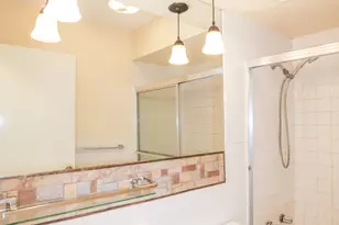 521 W Briar Pl, Chicago, IL 60657 - Photo 9