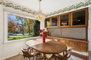 23W134 Mulberry Ln, Glen Ellyn, IL 60137 - Photo 9