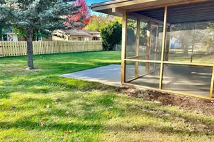 1011 Monroe Dr, Bloomington, IL 61701 - Photo 23