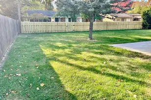 1011 Monroe Dr, Bloomington, IL 61701 - Photo 25