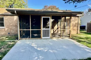 1011 Monroe Dr, Bloomington, IL 61701 - Photo 21