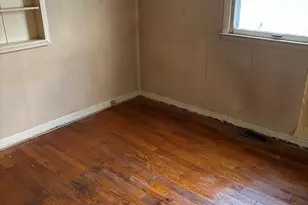 1010 Helen Ave, Joliet, IL 60433 - Photo 7