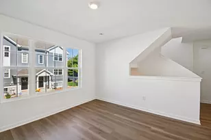 907 Briar Gln Ct, Hampshire, IL 60140 - Photo 5