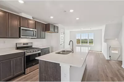 911 Briar Glen Court, Hampshire, IL 60140 - Photo 5