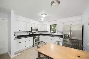 520 Aller Ave, Elgin, IL 60120 - Photo 3