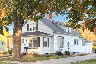 102 S Jackson Street, Morrison, IL 61270 - Photo 1