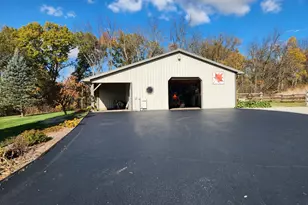 16360 Spring Valley Rd, Morrison, IL 61270 - Photo 11