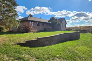 16360 Spring Valley Rd, Morrison, IL 61270 - Photo 3