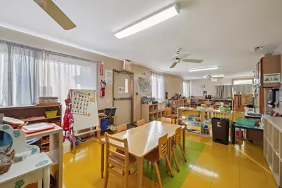 1S221 Summit Avenue, Oakbrook Terrace, IL 60181 - Photo 17