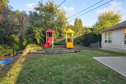 1S221 Summit Avenue, Oakbrook Terrace, IL 60181 - Photo 29