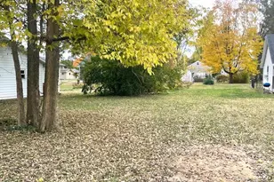 813 E Washington St, Monticello, IL 61856 - Photo 25