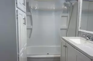 813 E Washington St, Monticello, IL 61856 - Photo 23