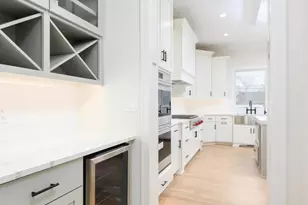 570 S Parkside Ave, Elmhurst, IL 60126 - Photo 7