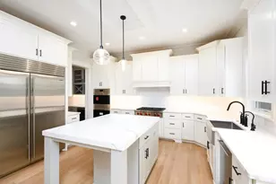 570 S Parkside Ave, Elmhurst, IL 60126 - Photo 5