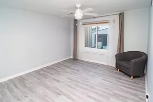 164 Cascade Dr, Indian Head Park, IL 60525 - Photo 11