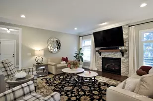 1028 S 5th St, Saint Charles, IL 60174 - Photo 3