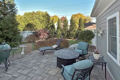 1028 S 5th Street, Saint Charles, IL 60174 - Photo 5