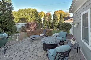 1028 S 5th St, Saint Charles, IL 60174 - Photo 5