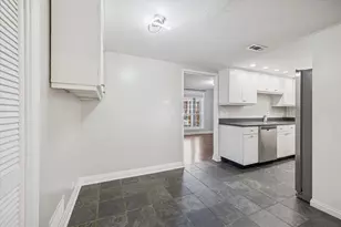 5731 Sutton Pl, Hinsdale, IL 60521 - Photo 5