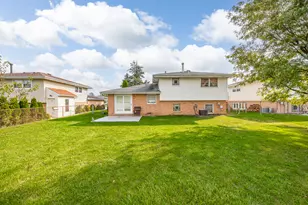 10624 S Michael Dr, Palos Hills, IL 60465 - Photo 15