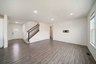 356 S Pointe Ave, South Elgin, IL 60177 - Photo 9