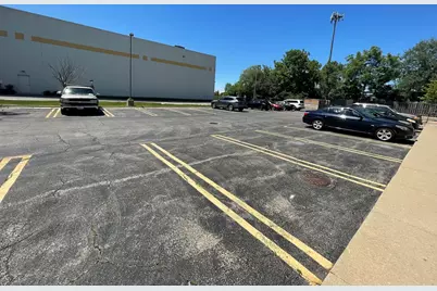 [Address not provided], Carol Stream, IL 60188 - Photo 3