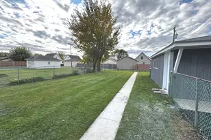 1207 Oakland Ave, Joliet, IL 60435 - Photo 5