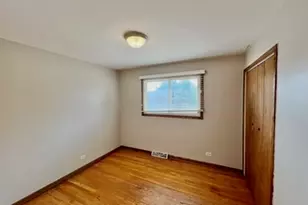 19202 Sherman St, Lansing, IL 60438 - Photo 13