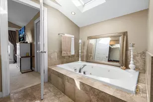 3749 N Ashland Ave, Chicago, IL 60613 - Photo 31