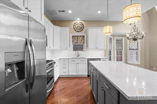 3749 N Ashland Ave, Chicago, IL 60613 - Photo 11