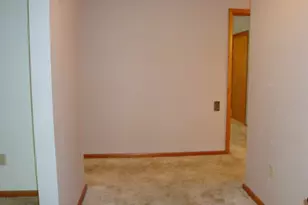 522 N 3rd St, Cissna Park, IL 60924 - Photo 5