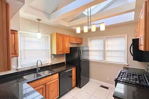 3125 W Whipple Dr, Merrionette Park, IL 60803 - Photo 5