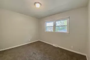 18964 Wildwood Ave, Lansing, IL 60438 - Photo 9