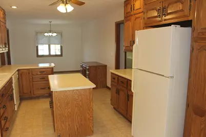 3 Delmar Drive, Clifton, IL 61727 - Photo 9