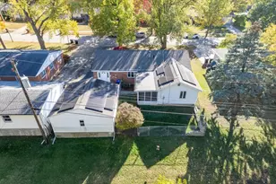 310 Rowe Dr, Bloomington, IL 61701 - Photo 33