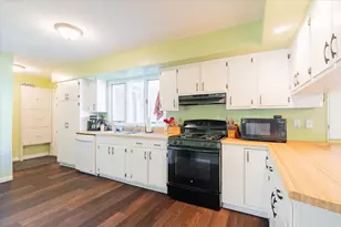 310 Rowe Dr, Bloomington, IL 61701 - Photo 11