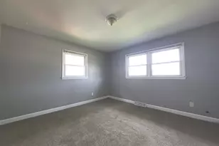 1718 Gilboa Ave, Zion, IL 60099 - Photo 9