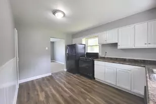 1718 Gilboa Ave, Zion, IL 60099 - Photo 7